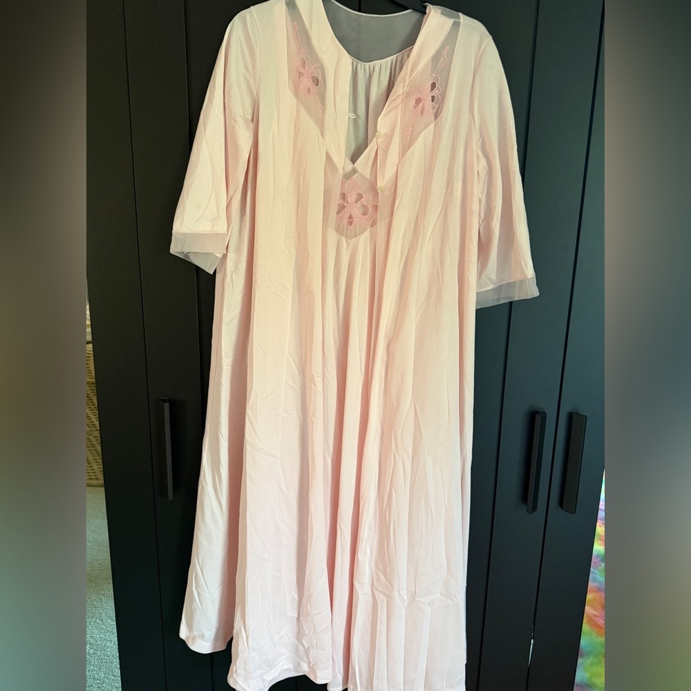 Elegant Pink Embroidered Vintage Nightgown